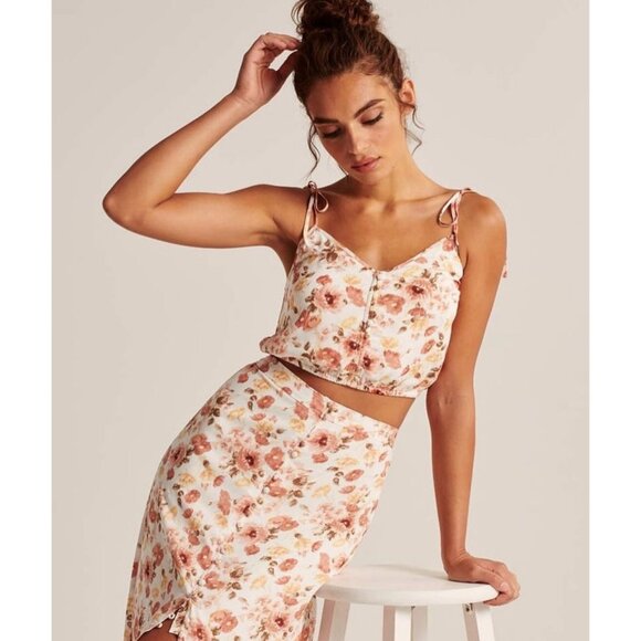 Abercrombie Flirty Romantic Floral Button Front Tie-Strap Feminine Crop Top Cami - Picture 2 of 13
